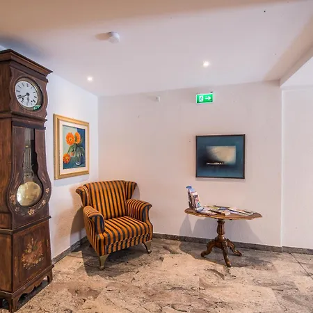 Hotel Am Yachthafen 3*